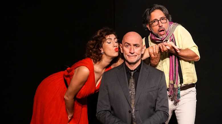 Sergio Sgrilli protagonista di CAMERA CON CRIMINI al Teatro Martinitt