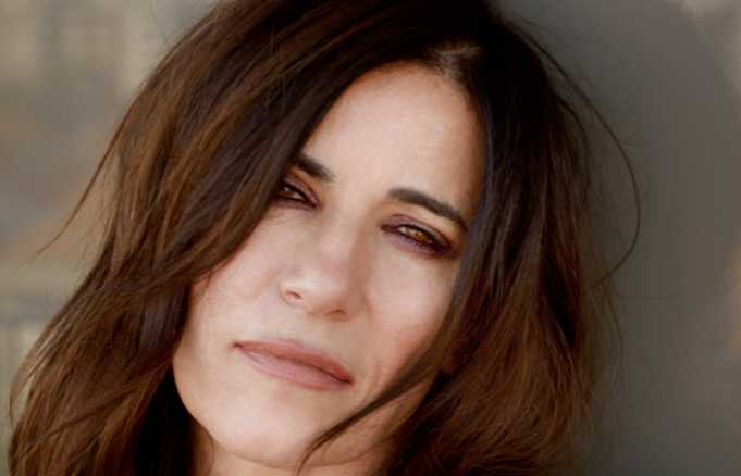 PAOLA TURCI - Il videoclip ufficiale del nuovo singolo "CARAMELLA"