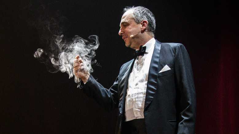 SUPERMAGIC INCANTESIMI - Lo spettacolo con i migliori illusionisti del mondo al Teatro Brancaccio SUPERMAGIC INCANTESIMI - Lo spettacolo con i migliori illusionisti del mondo al Teatro Brancaccio