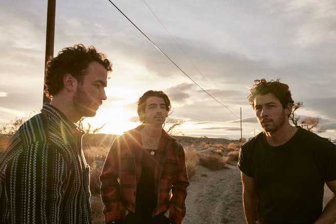JONAS BROTHERS - Il nuovo singolo “WINGS”