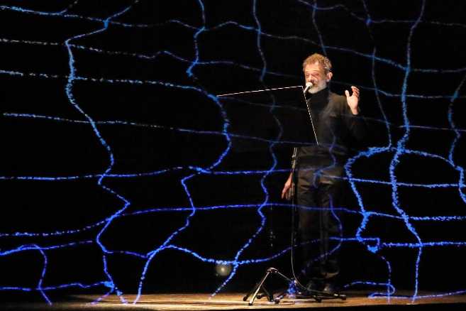 Al Teatro Concordia di Marsciano Ciro Masella porta in scena "Il funambolo della luce"