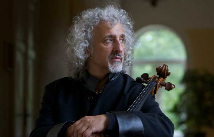 Mischa Maisky e le Suites di Bach : il 2 marzo al Teatro Argentina il leggendario violoncellista ospite della Filarmonica Romana Mischa Maisky e le Suites di Bach : il 2 marzo al Teatro Argentina il leggendario violoncellista ospite della Filarmonica Romana