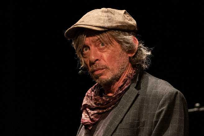 Paolo Rossi in Pane o libertà. Per un futuro, immenso repertorio al Teatro Comunale di Ferrara