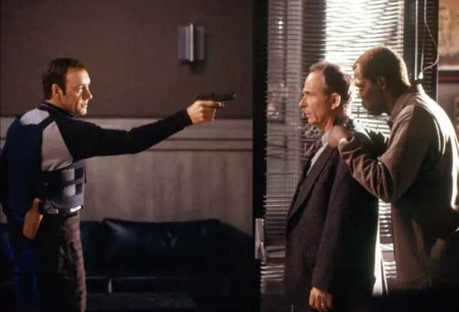 Il film del giorno: "Il negoziatore" (su Rai 4)