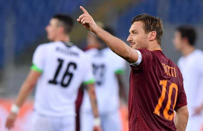 RaiPlay, Francesco Totti è il protagonista della nuova puntata di "Ossi di Seppia"