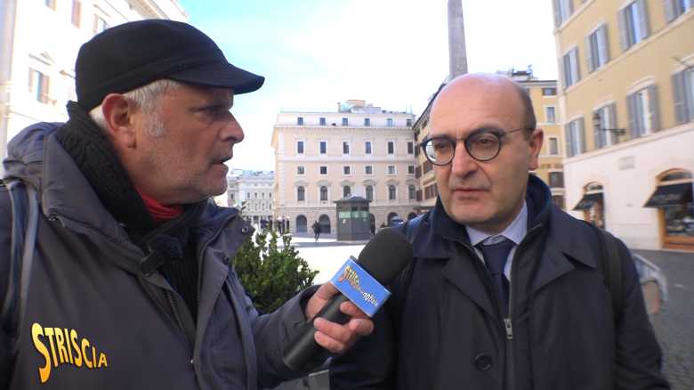 Questa sera a STRISCIA LA NOTIZIA - Borseggi impuniti - Lucci torna a incalzare i politici «facciamo una legge bipartisan»