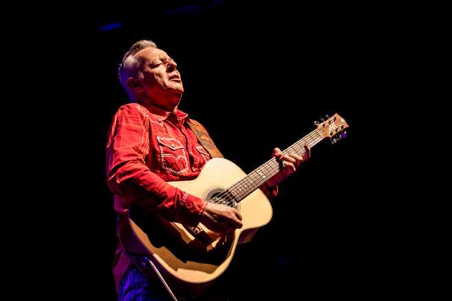 Tommy Emmanuel, la leggenda della sei corde in concerto al Tuscany Hall Firenze Tommy Emmanuel, la leggenda della sei corde in concerto al Tuscany Hall Firenze