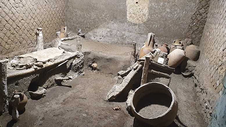 Pompei, si amplia lo scavo di Civita Giuliana: rinvenuti nuovi reperti