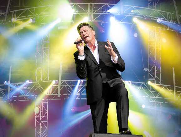 TONY HADLEY torna in Italia con “MAD ABOUT YOU” – Il nuovo tour estivo TONY HADLEY torna in Italia con "MAD ABOUT YOU" - Il nuovo tour estivo