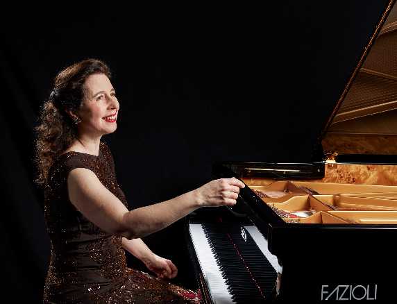 Bologna Festival - Angela Hewitt interpreta Bach, Scarlatti e Mozart