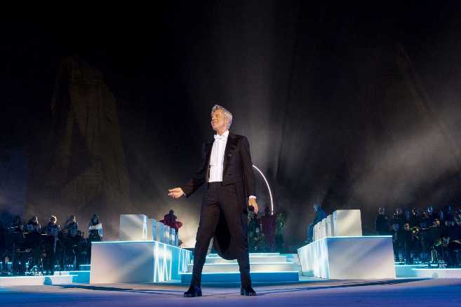 CLAUDIO BAGLIONI: il 15, 16, 17 maggio arriva nelle sale italiane "TUTTI SU! Buon compleanno Claudio", il FILM EVENTO sul progetto musicale inedito "Dodici Note - TUTTI SU!"