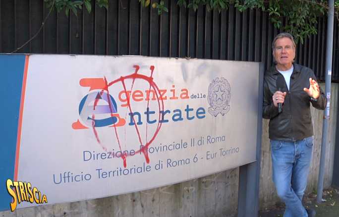 STRISCIA LA NOTIZIA: «Perché i sindacati non si lamentano del bar che non fa scontrini e del “possibile stragista” che ancora ci lavora?» - JIMMY GHIONE RISPONDE ALL’AGENZIA DELLE ENTRATE DI ROMA 6