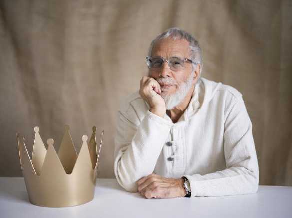 Yusuf/Cat Stevens scrive un Manifesto per Re Carlo III e presenta il nuovo singolo “King of a Land”
