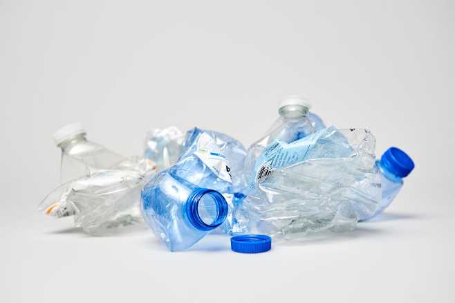 L'UE chiede un accordo mondiale per porre fine ai rifiuti di plastica