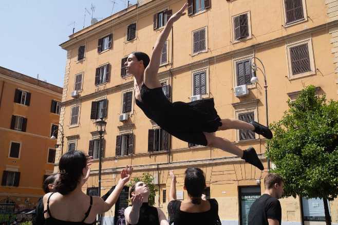 Cinque spettacoli, un evento speciale e una festa per il gran finale di Paesaggi del Corpo Festival Internazionale Danza Contemporanea