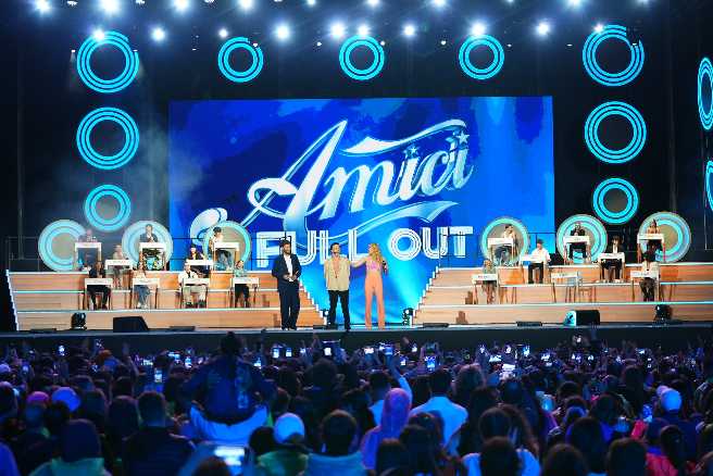 In esclusiva su Italia 1 AMICI FULL OUT - Il concerto speciale con i protagonisti dell'ultima edizione di Amici