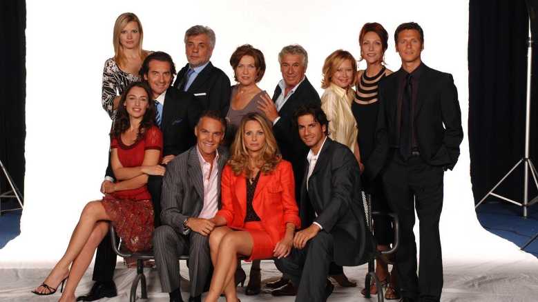 A grande richiesta le soap cult italiane VIVERE e CENTOVETRINE arrivano in esclusiva gratuita su MEDIASET INFINITY A grande richiesta le soap cult italiane VIVERE e CENTOVETRINE arrivano in esclusiva gratuita su MEDIASET INFINITY