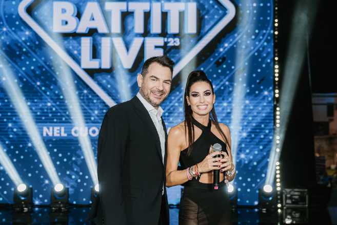 ITALIA 1 - Da stasera al via la nuova edizione del “RADIO NORBA CORNETTO BATTITI LIVE” ITALIA 1 - Da stasera al via la nuova edizione del “RADIO NORBA CORNETTO BATTITI LIVE” 
