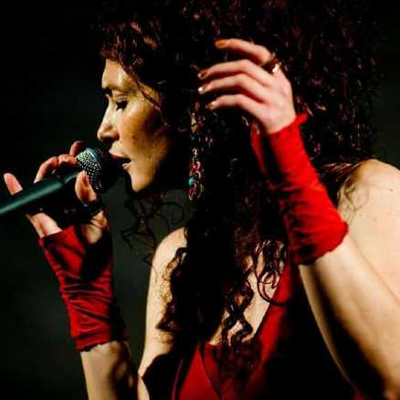 Al Nour porta in scena l’omaggio a tutti i Sud con Benedetta Lusito