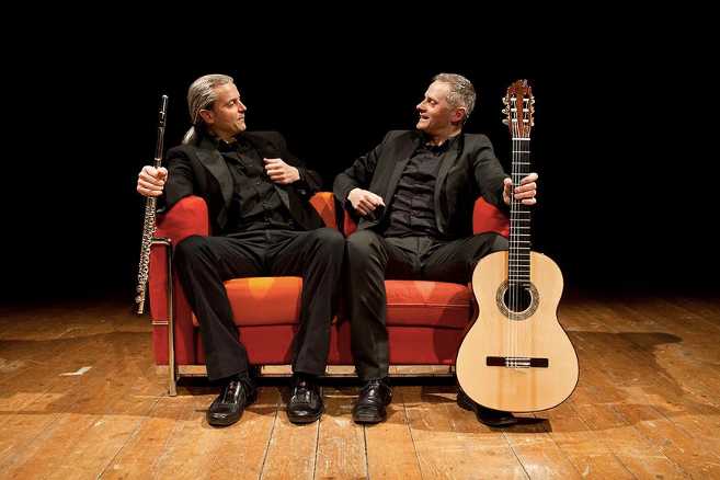 “Onde musicali sul Lago d’Iseo”: da Mozart a Piazzolla, da Schubert a Brahms con il Duo Sconcerto