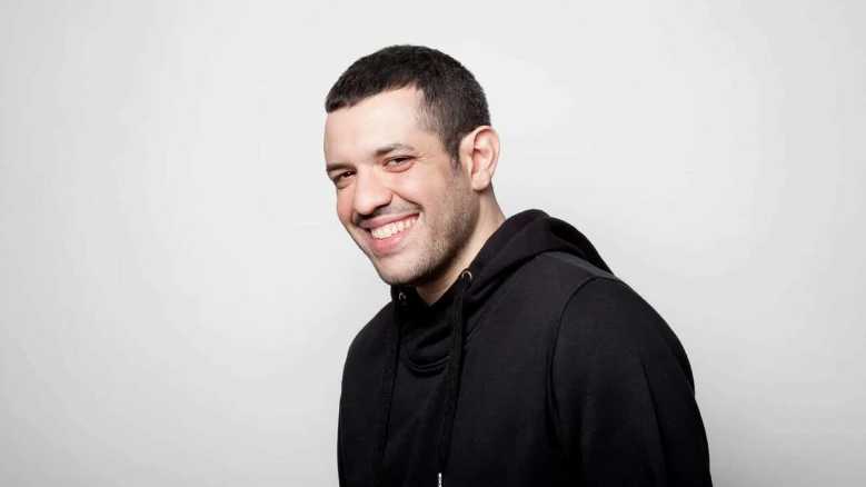 Stasera in TV: COMEDY CENTRAL PRESENTS: Francesco De Carlo e I Tu protagonisti dell’ultimo appuntamento