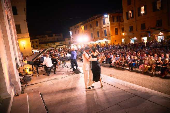 Pietrasanta in Concerto : torna il grande concerto gratuito in Piazza Duomo