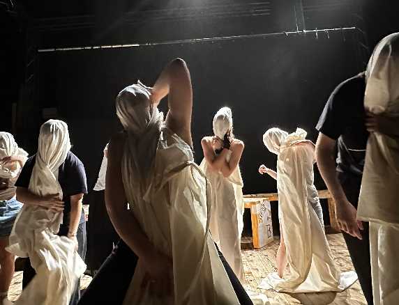 Teatro India: Colpi di tosse - il racconto della cura nell’opera čechoviana