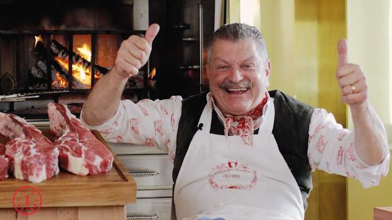 'Viva la ciccia e chi la stropiccia': al Caffè della Versiliana si parla degli effetti benefici della carne insieme a Dario Cecchini e Ciro Vestita