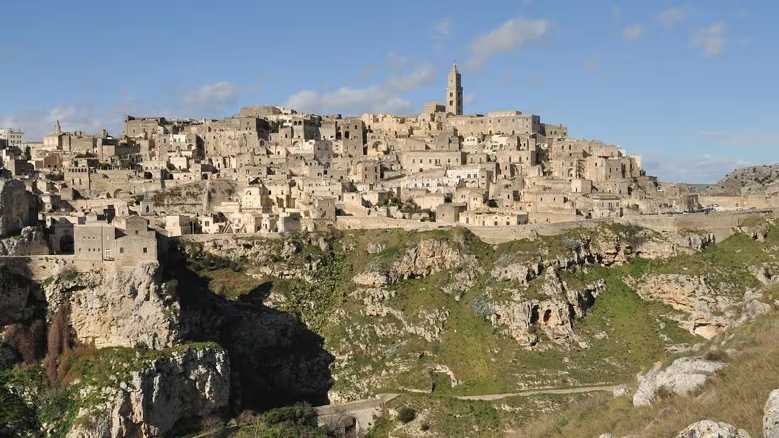 Stasera in TV: Under Italy. Matera