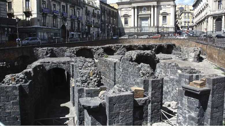 Stasera in TV: Under Italy. Catania
