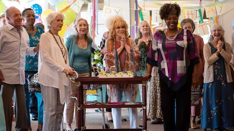 Stasera in TV: "Queen Bees - Emozioni senza età". Ispirato a una storia vera