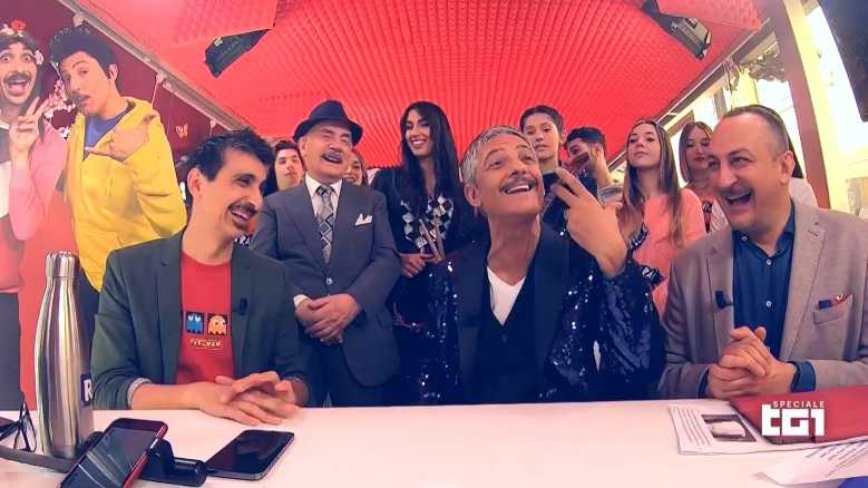 Stasera in TV: "Viva Fiorello!" a Speciale Tg1. Da 'Viva Rai2!' a 'Viva il Tg1!'