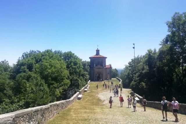 A Ferragosto Varese apre i suoi gioielli: Monastero di Torba, Sacro Monte, Eremo di Santa Caterina e i fossili del Monte San Giorgio A Ferragosto Varese apre i suoi gioielli: Monastero di Torba, Sacro Monte, Eremo di Santa Caterina e i fossili del Monte San Giorgio