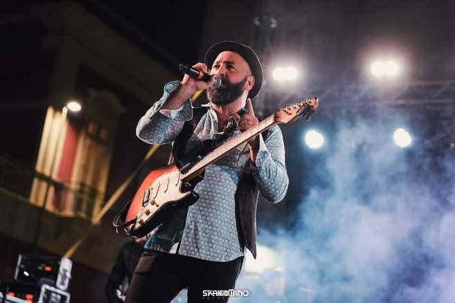 Luigi Bruno e la Mediterranean Psychedelic Orkestra per Voilà Les Pommes! ad Alliste
