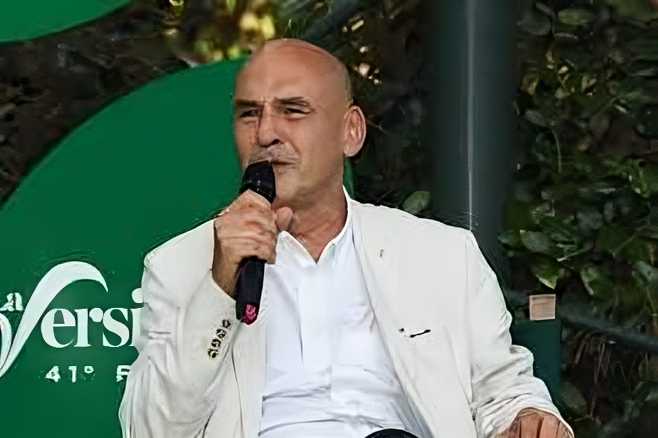 Il piacere di essere Gabriele D’Annunzio. Giordano Bruno Guerri al Caffè della Versiliana