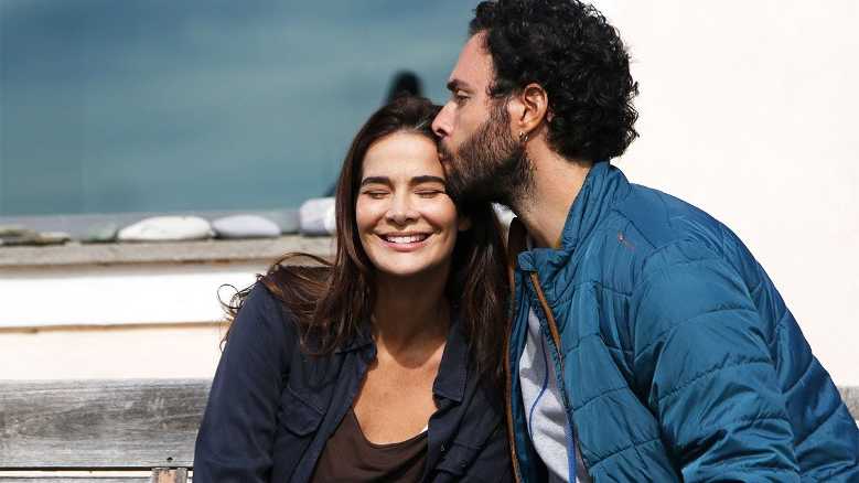 Stasera in TV: "Notti in bianco, baci a colazione". In prima serata il film di Francesco Mandelli