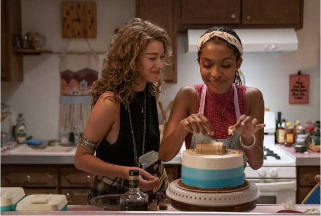 Sitting in Bars With Cake, le prime immagini del film disponibile dall'8 settembre
