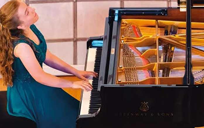 Il pianoforte di CHIARA BLEVE a Pordenone omaggia "LA NATURA IN MUSICA" per la stagione estiva della San Marco Il pianoforte di CHIARA BLEVE a Pordenone omaggia "LA NATURA IN MUSICA" per la stagione estiva della San Marco