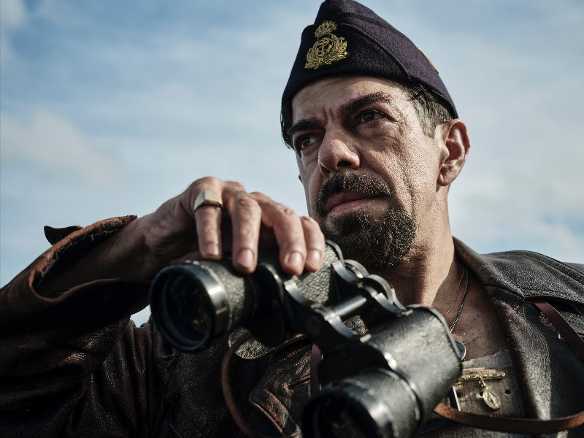 COMANDANTE di Edoardo De Angelis con Pierfrancesco Favino - Film d'apertura in concorso Mostra Internazionale del Cinema di Venezia