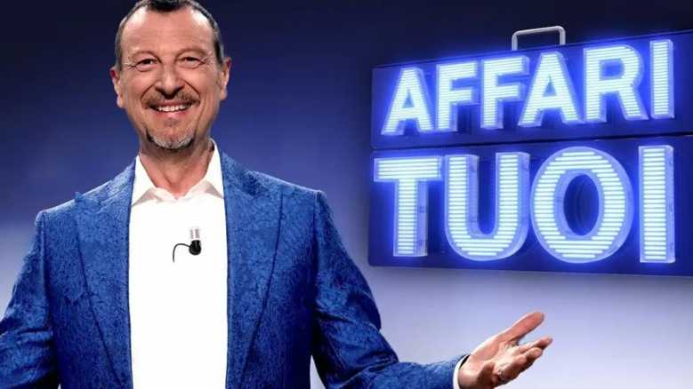 Stasera in TV: Amadeus conduce "Affari Tuoi". Il programma quest'anno sarà abbinato alla Lotteria Italia Stasera in TV: Amadeus conduce "Affari Tuoi". Il programma quest'anno sarà abbinato alla Lotteria Italia