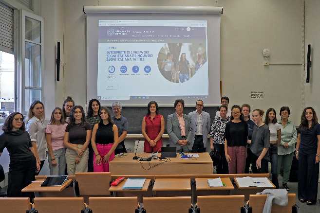 Lingua dei segni italiana e lingua dei segni italiana tattile: varato all’Università di Parma il nuovo corso per diventare interprete