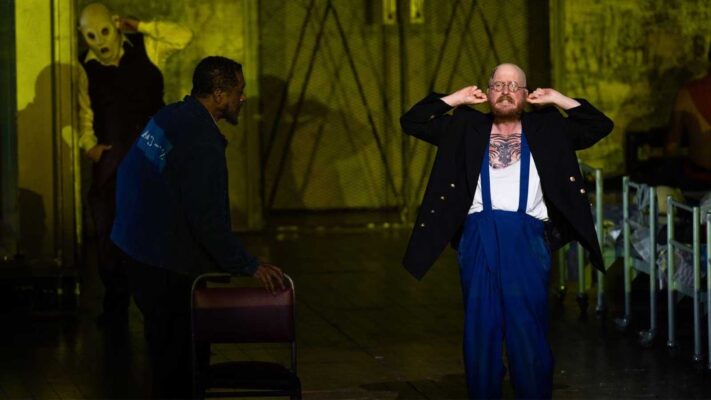 Stasera in tv "Da una casa di morti" firmata da Warlikowski 