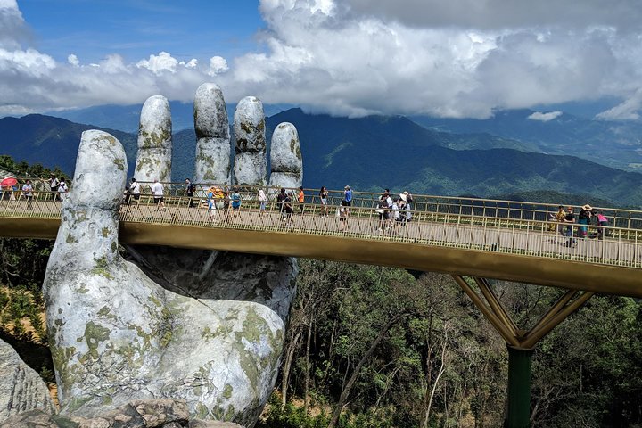 CuriosArte: Un ponte d'oro per passeggiare tra le nuvole CuriosArte: Un ponte d'oro per passeggiare tra le nuvole