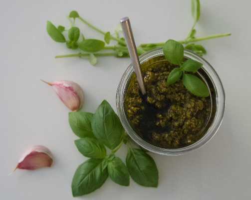 La ricetta originale del pesto alla genovese: i segreti