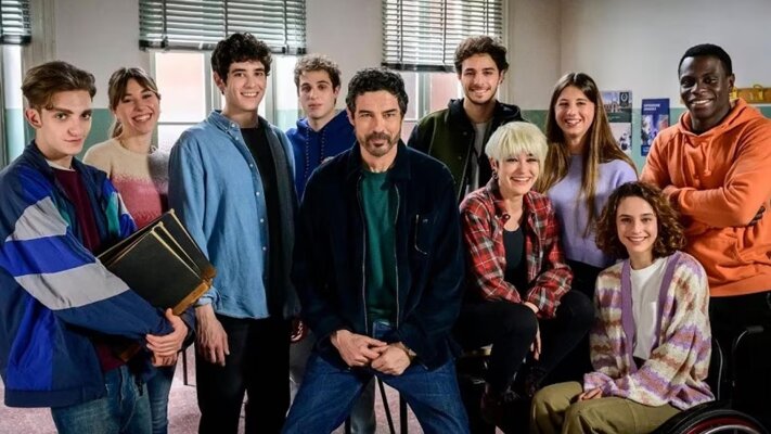 Stasera in tv La seconda stagione di "Un professore" 