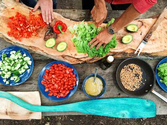 Cucina Salutare: 5 Ricette Sane e Gustose per Mantenere la Forma Cucina Salutare: 5 Ricette Sane e Gustose per Mantenere la Forma