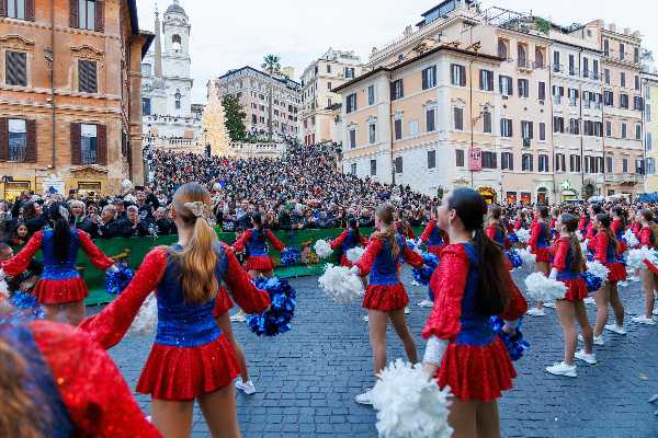 Rome Parade 2024: celebrazione epica nella Capitale Rome Parade 2024: Celebrazione epica nella Capitale
