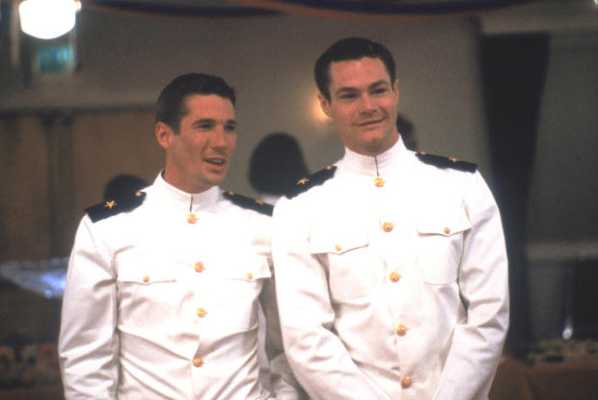 Lunedì 12 agosto su Retequattro, rivedi il classico degli anni '80 "Ufficiale e gentiluomo": un film iconico di Taylor Hackford.