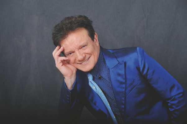 MASSIMO RANIERI, alla Versiliana “TUTTI I SOGNI ANCORA IN VOLO”