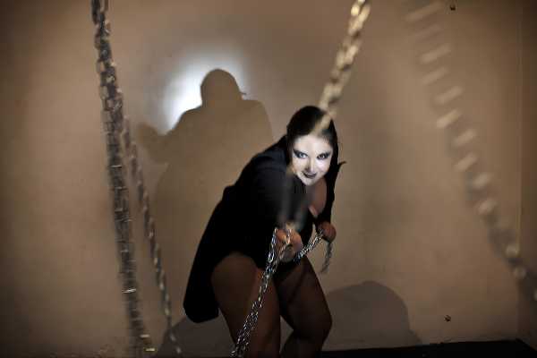 "Circus dark queen" di Stefano Napoli al Teatro degli Eroi